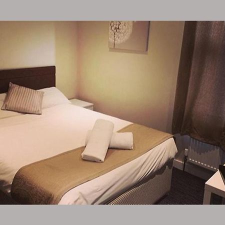 The R Inn Hotel Desborough Bagian luar foto