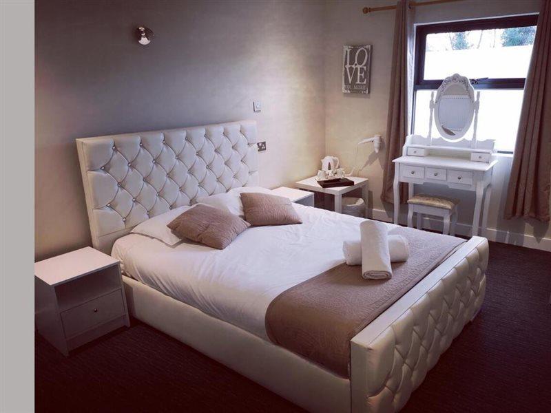 The R Inn Hotel Desborough Bagian luar foto